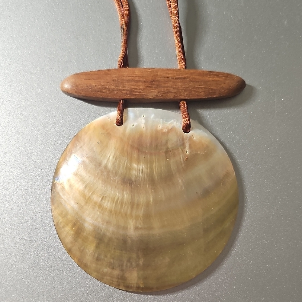 Natural Shell Pendant Necklace